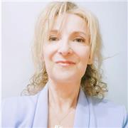 Inteligencia emocional y habilidades comunicativas. Docente especializada en estrategias de motivación y logro de objetivos.